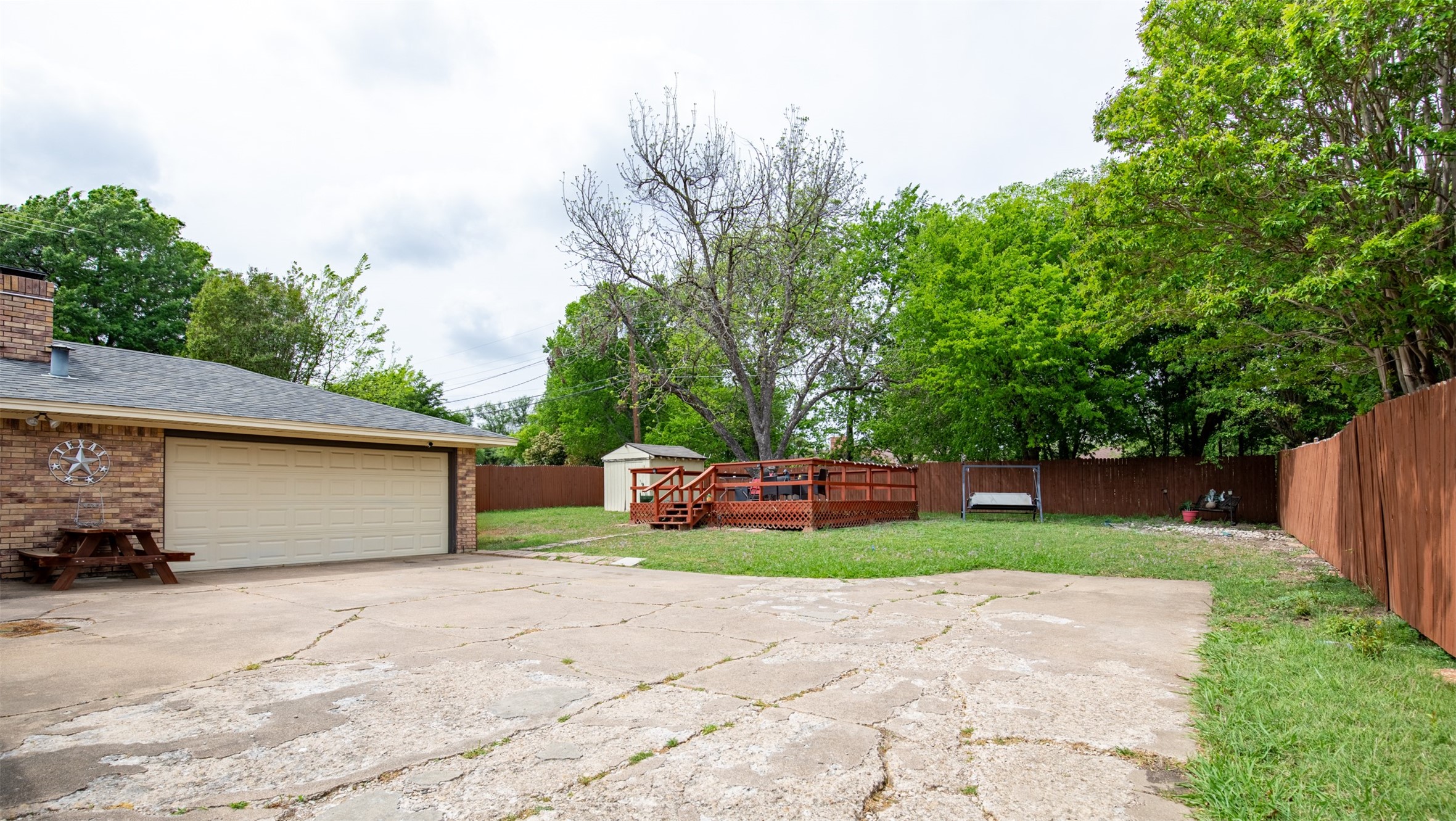 353 Brook Hollow Drive Desoto TX 75115