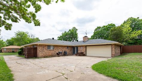 353 Brook Hollow Drive Desoto TX 75115