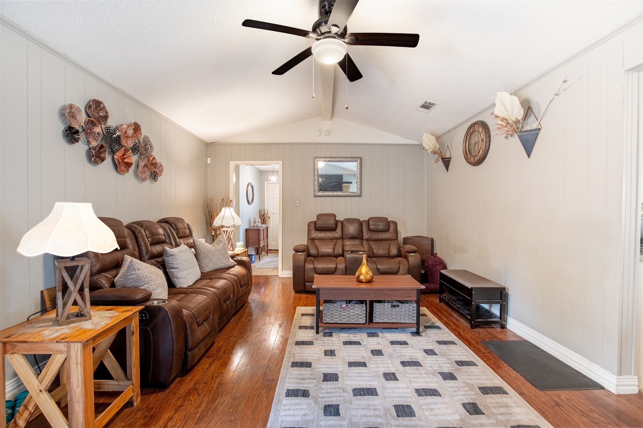 353 Brook Hollow Drive Desoto TX 75115