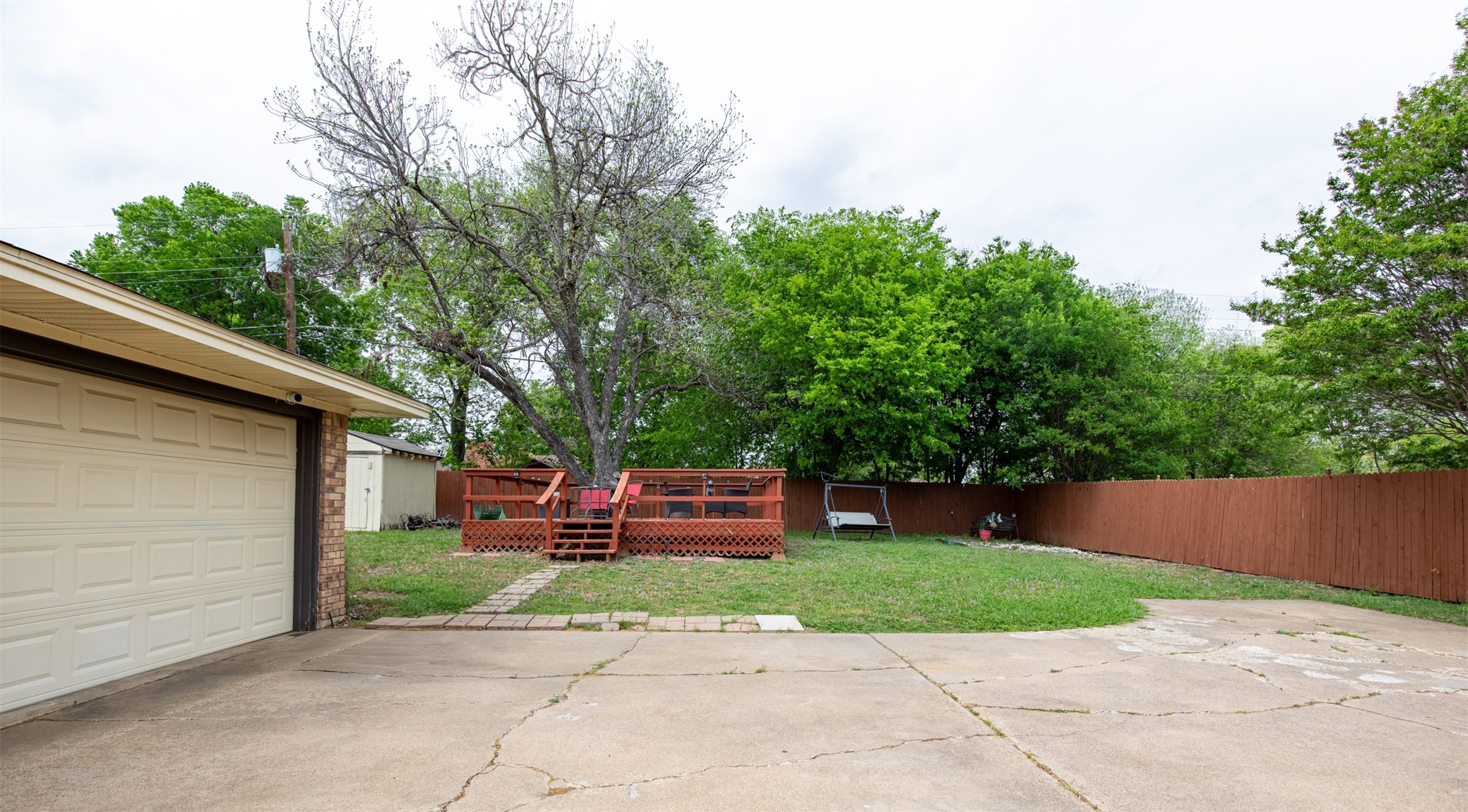 353 Brook Hollow Drive Desoto TX 75115
