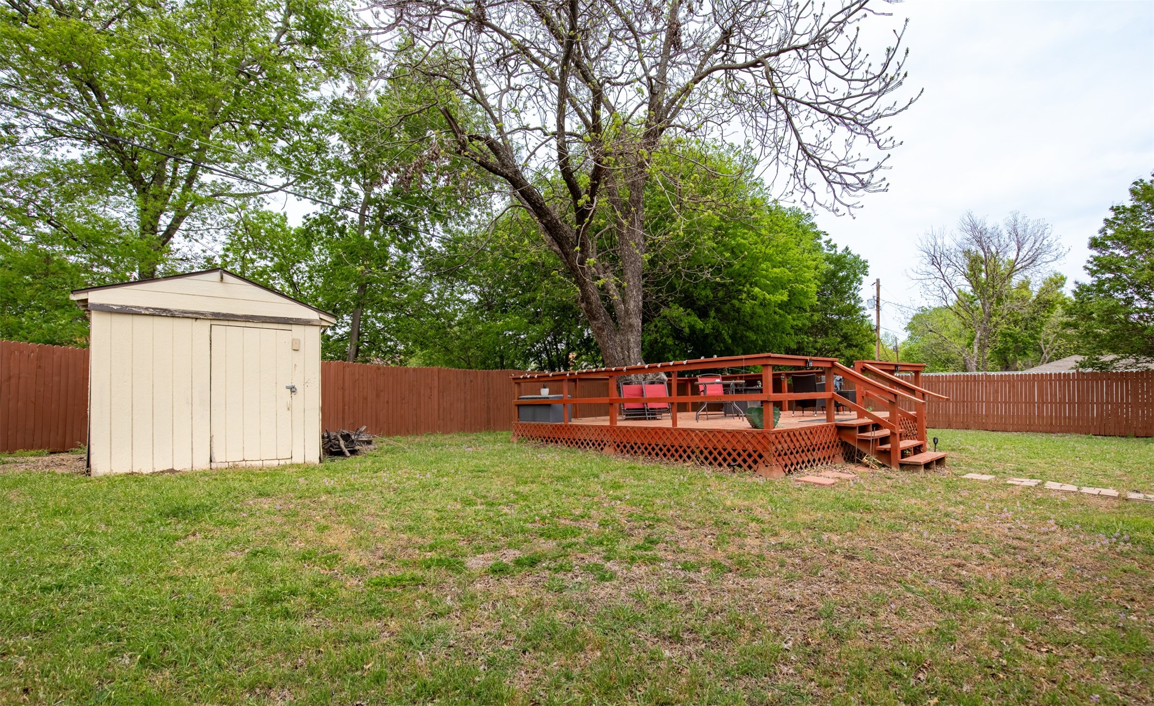 353 Brook Hollow Drive Desoto TX 75115
