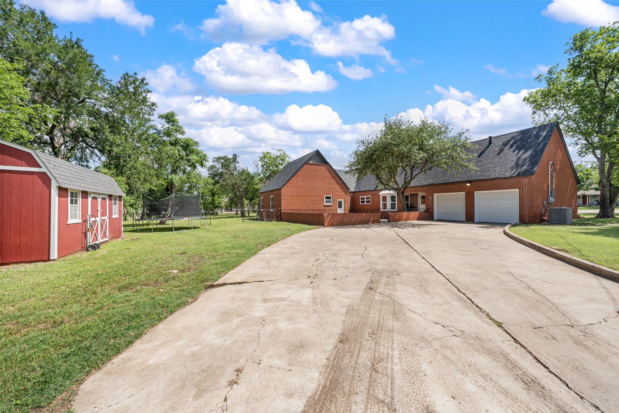 700 Jackson Mcgregor TX 76657