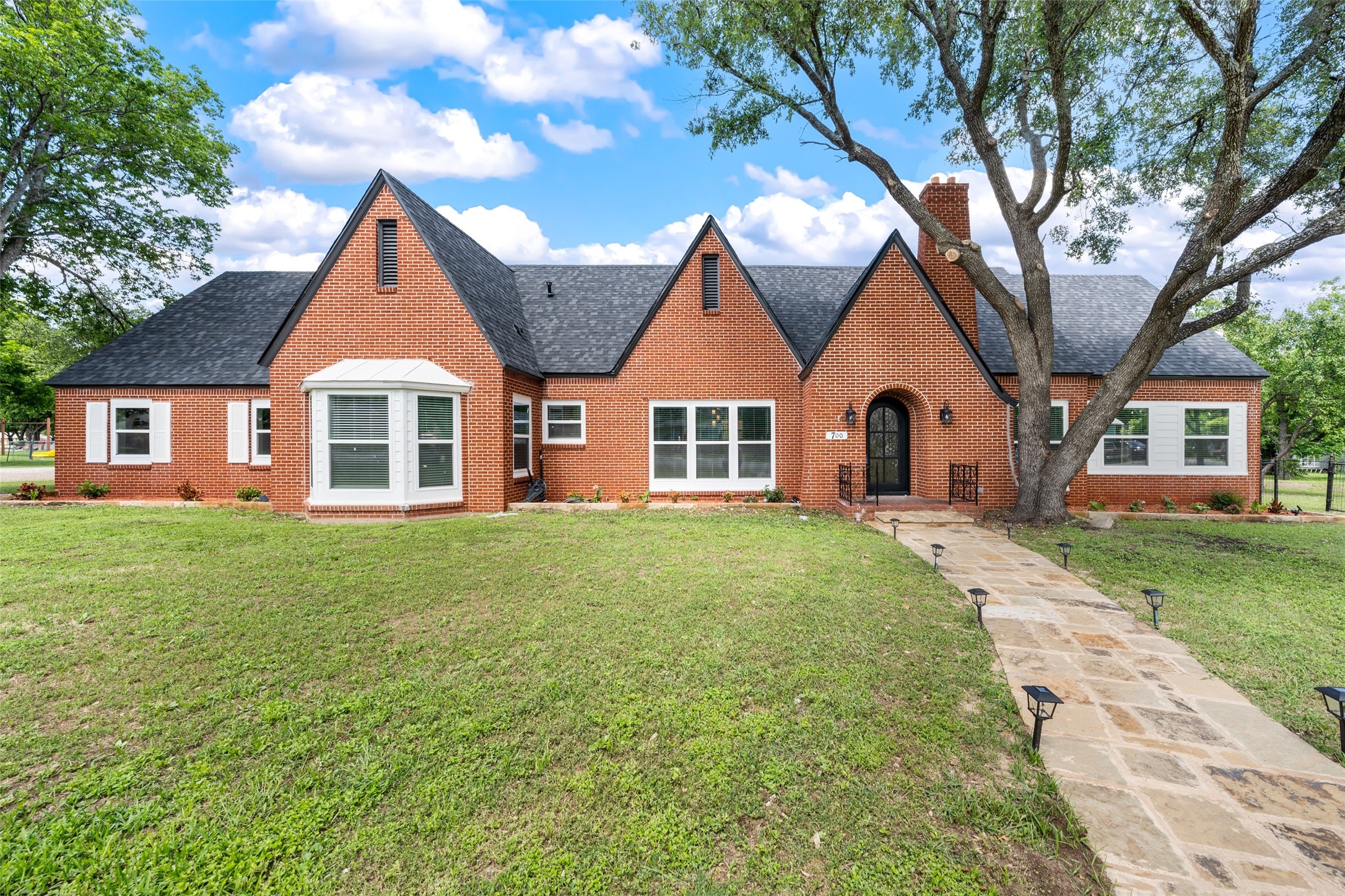 700 Jackson Mcgregor TX 76657