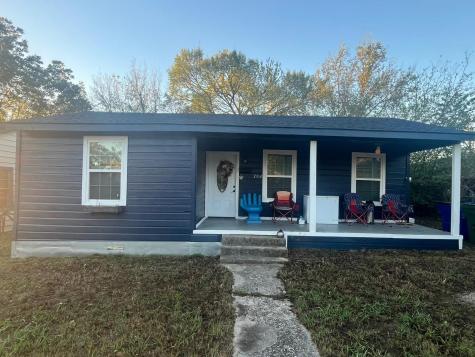208 3rd Street Whitesboro TX 76273