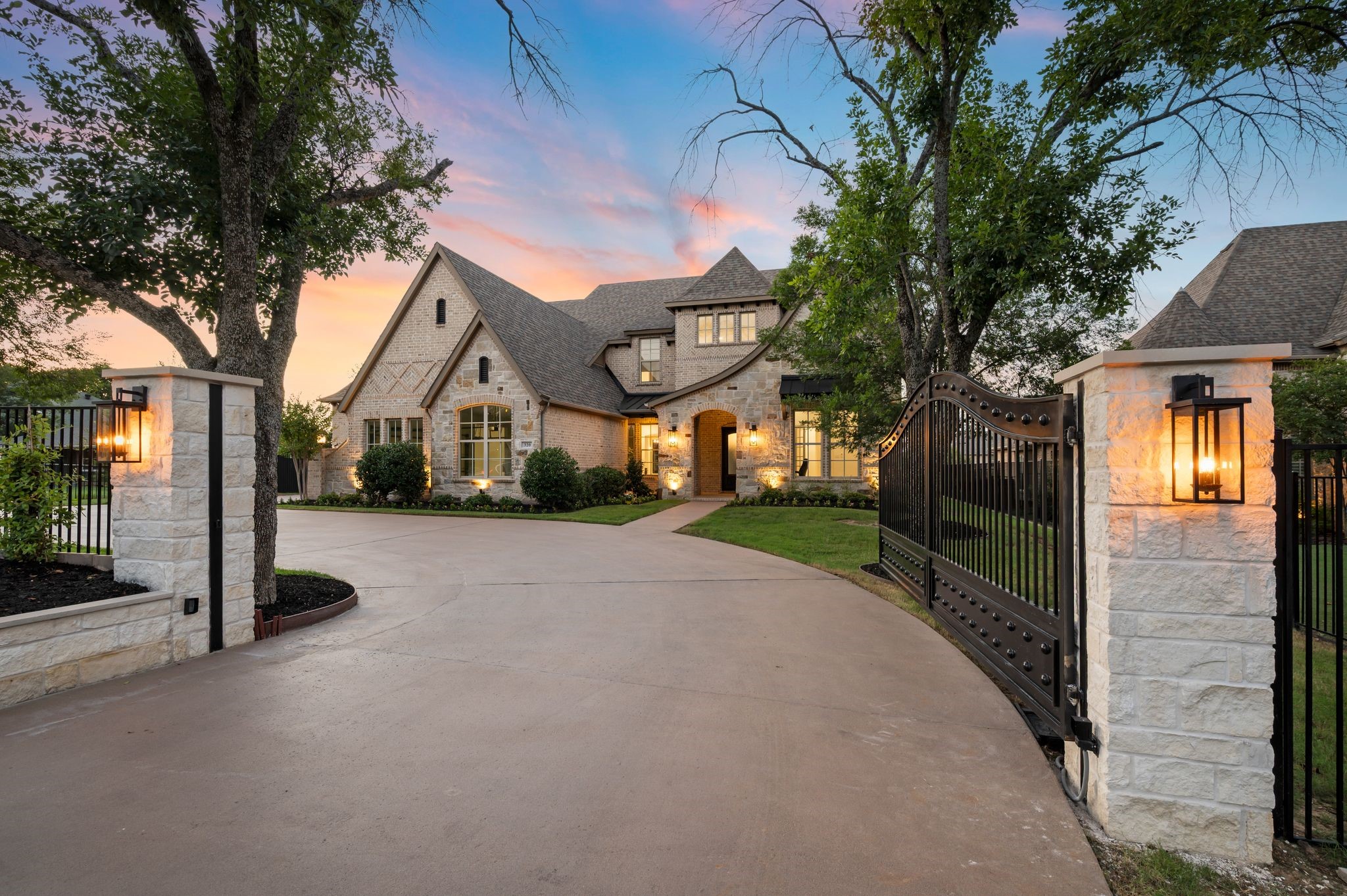 Southlake TX, 320 W Highland Street