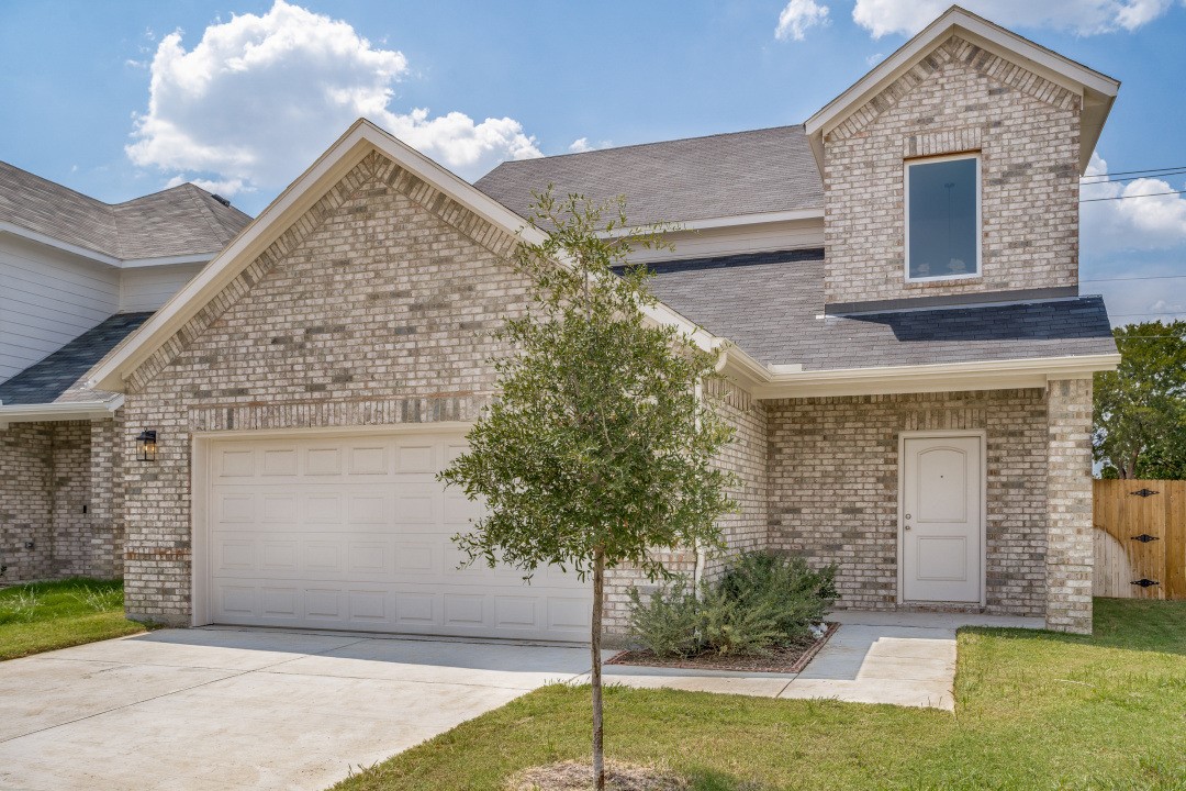 2204 Diamond Drive Grand Prairie TX 75051
