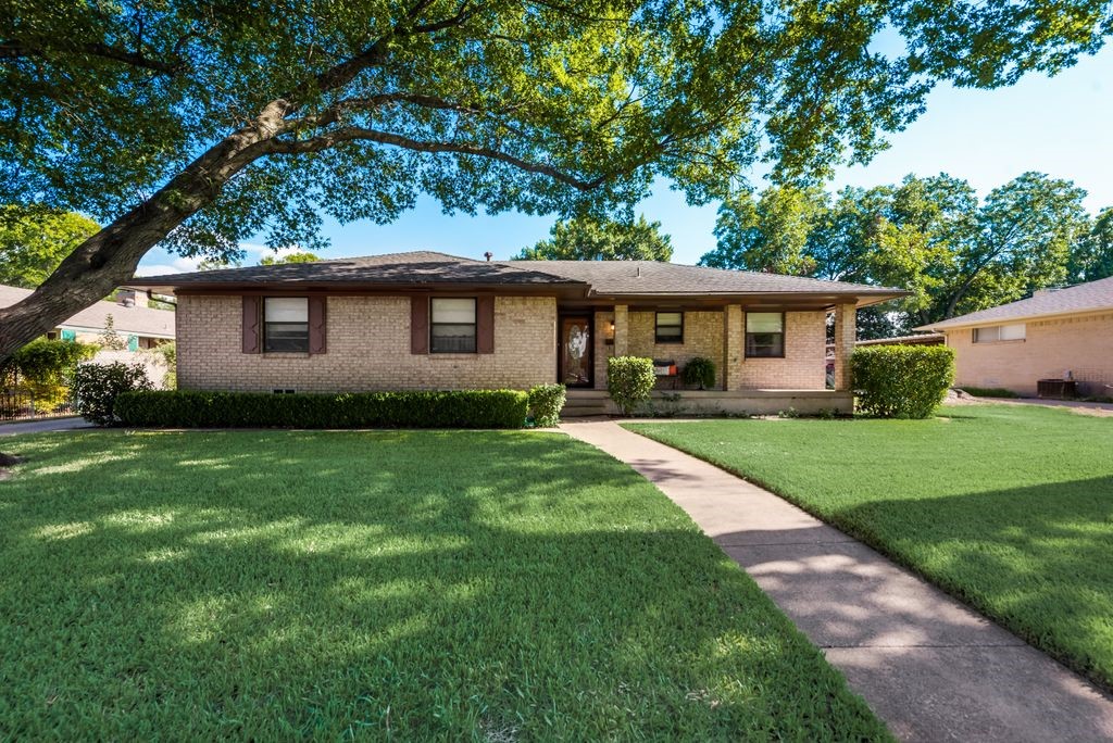 814 Worcester Lane Garland TX 75040