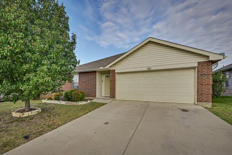 1609 Kings Glen Lane Fort Worth TX 76140