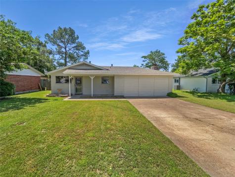 712 Brookfield Drive Hurst TX 76053