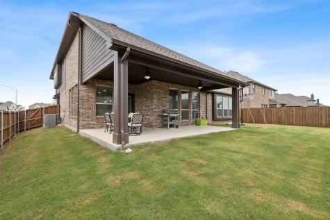 900 Superbloom Avenue Justin TX 76247