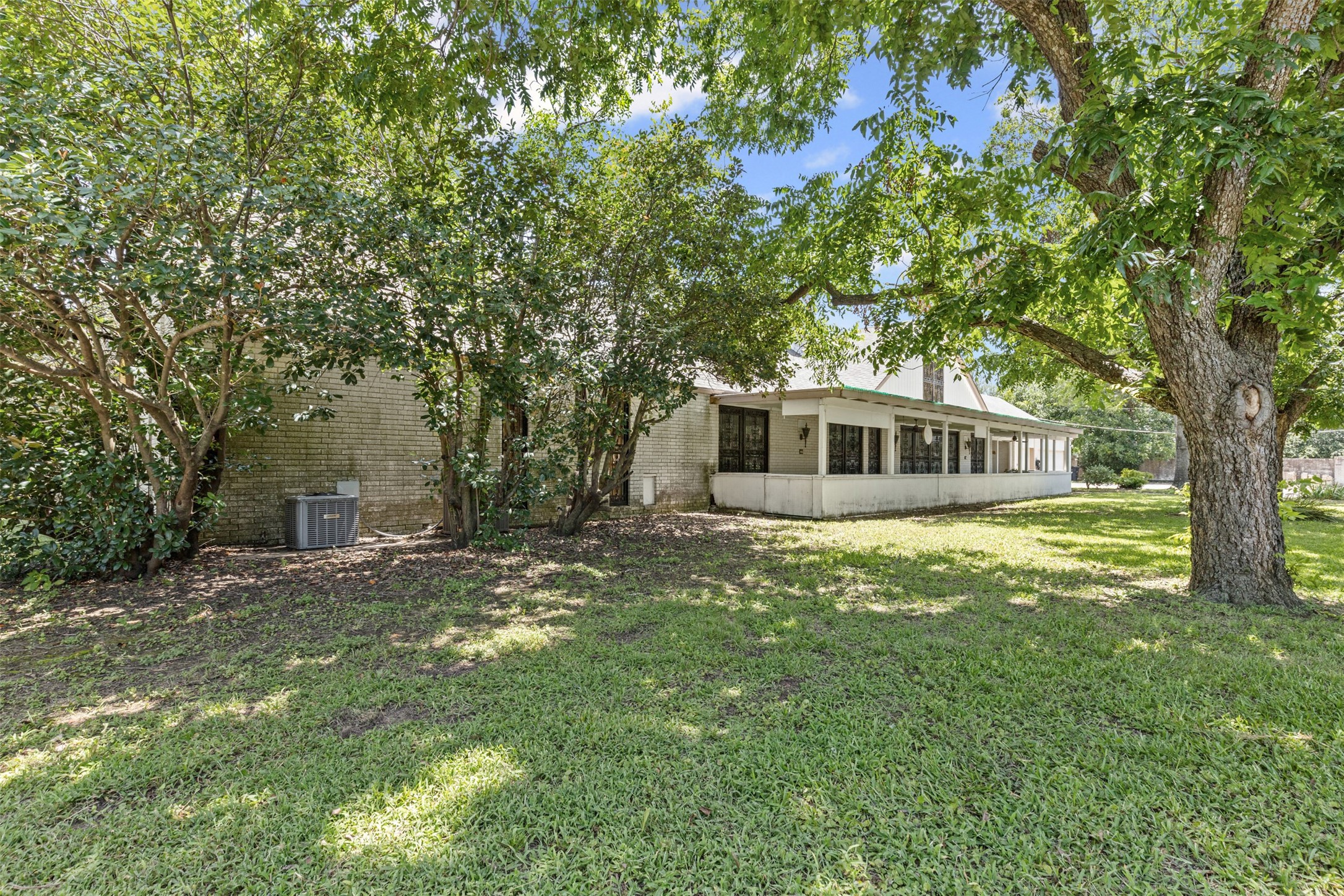 1204 W Westhill Drive Cleburne TX 76033