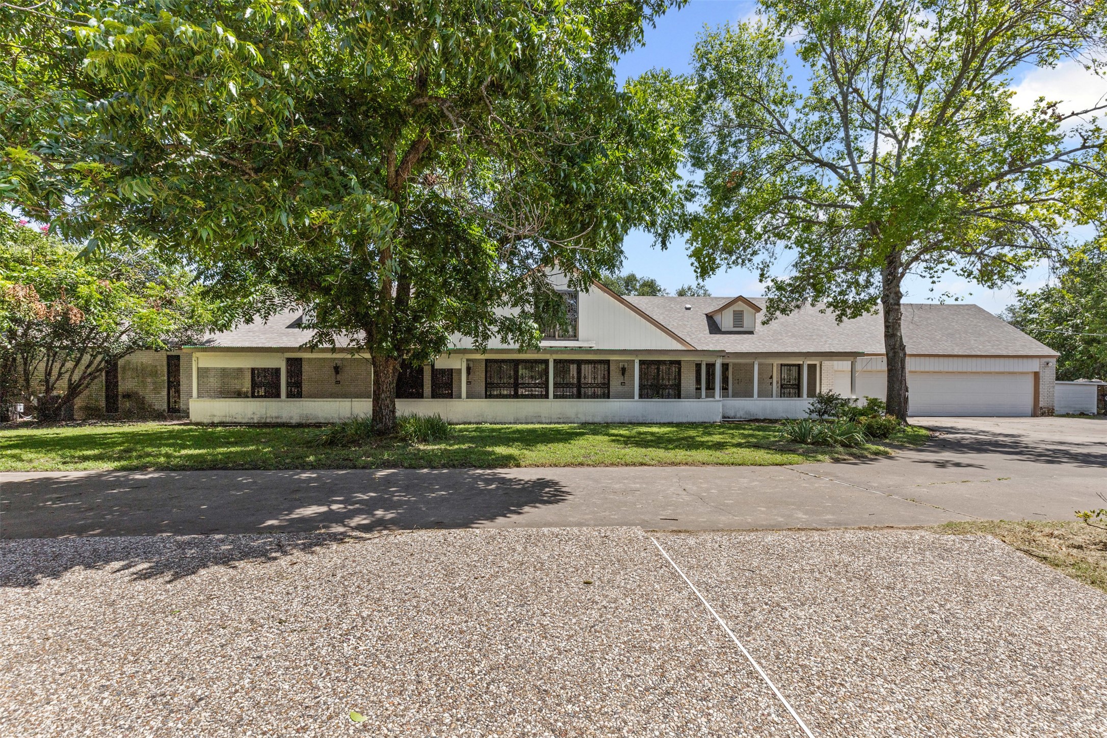 1204 W Westhill Drive Cleburne TX 76033
