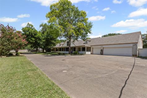 1204 W Westhill Drive Cleburne TX 76033