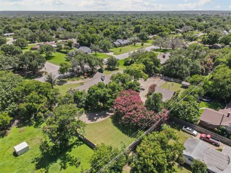 1204 W Westhill Drive Cleburne TX 76033