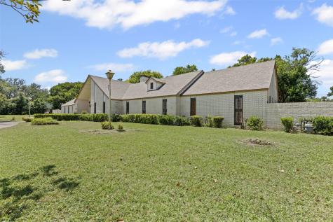1204 W Westhill Drive Cleburne TX 76033