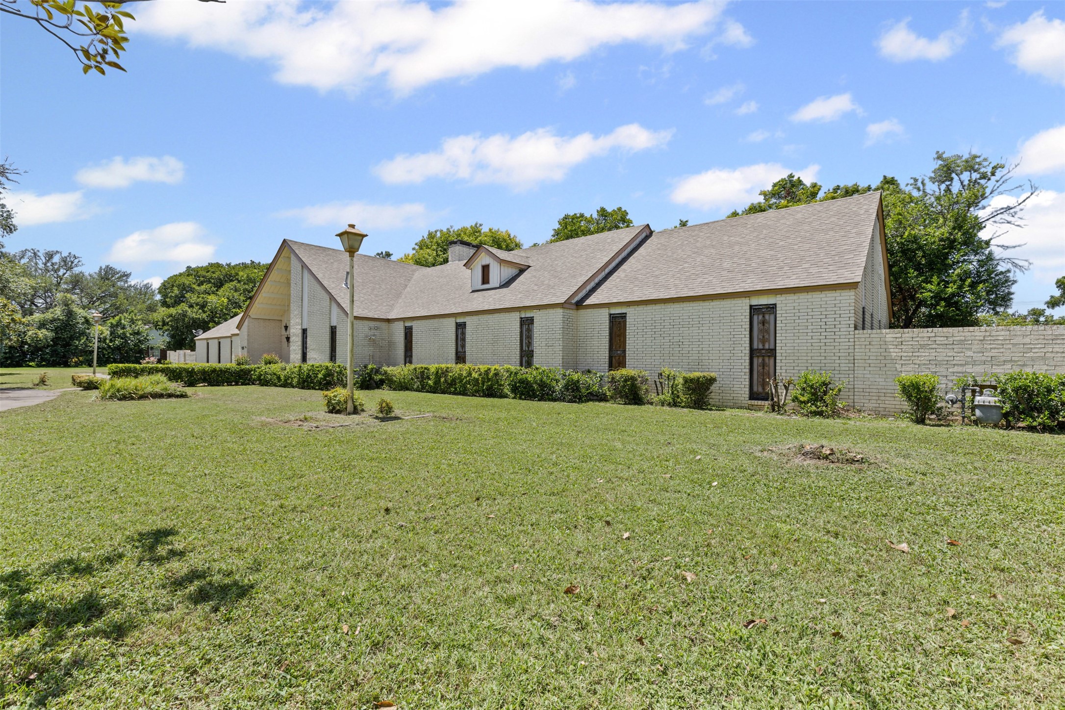 1204 W Westhill Drive Cleburne TX 76033