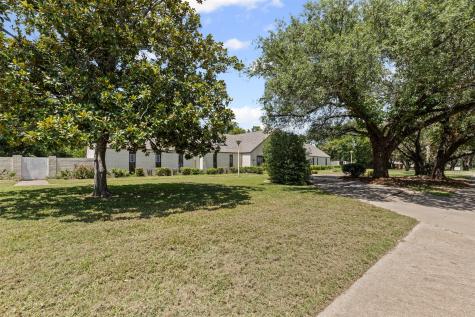 1204 W Westhill Drive Cleburne TX 76033