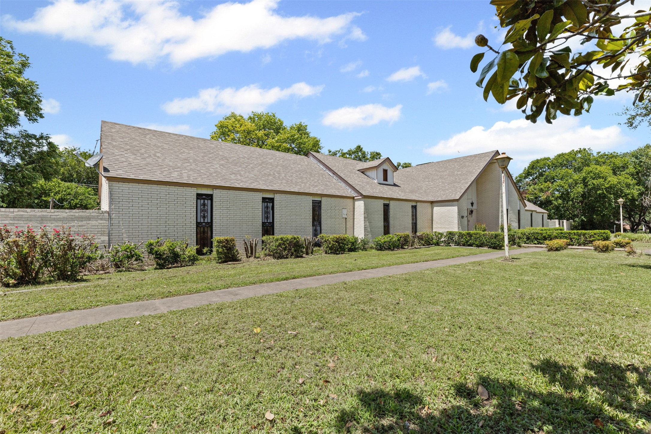 1204 W Westhill Drive Cleburne TX 76033