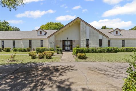 1204 W Westhill Drive Cleburne TX 76033