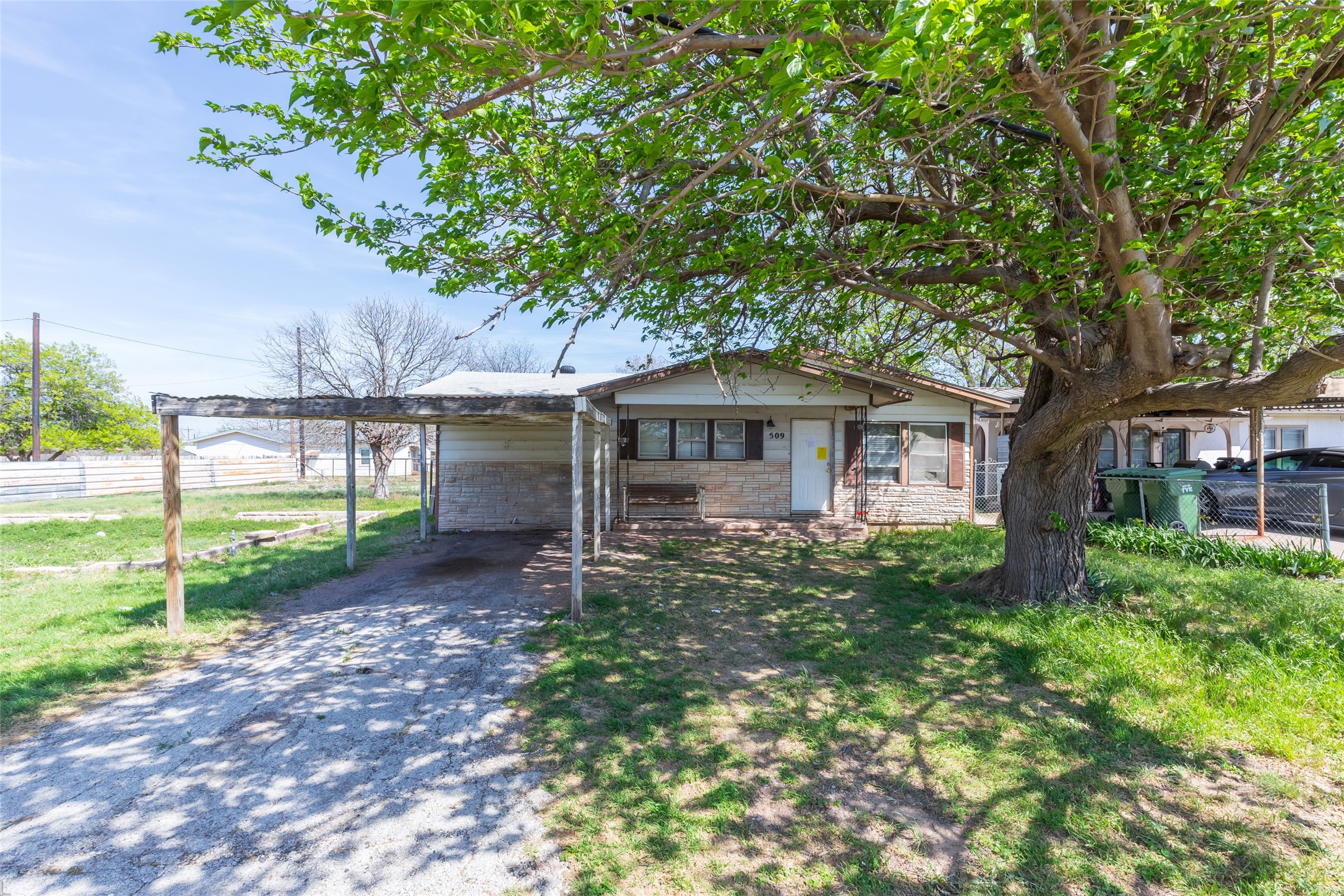 509 Scott Street Tye TX 79563