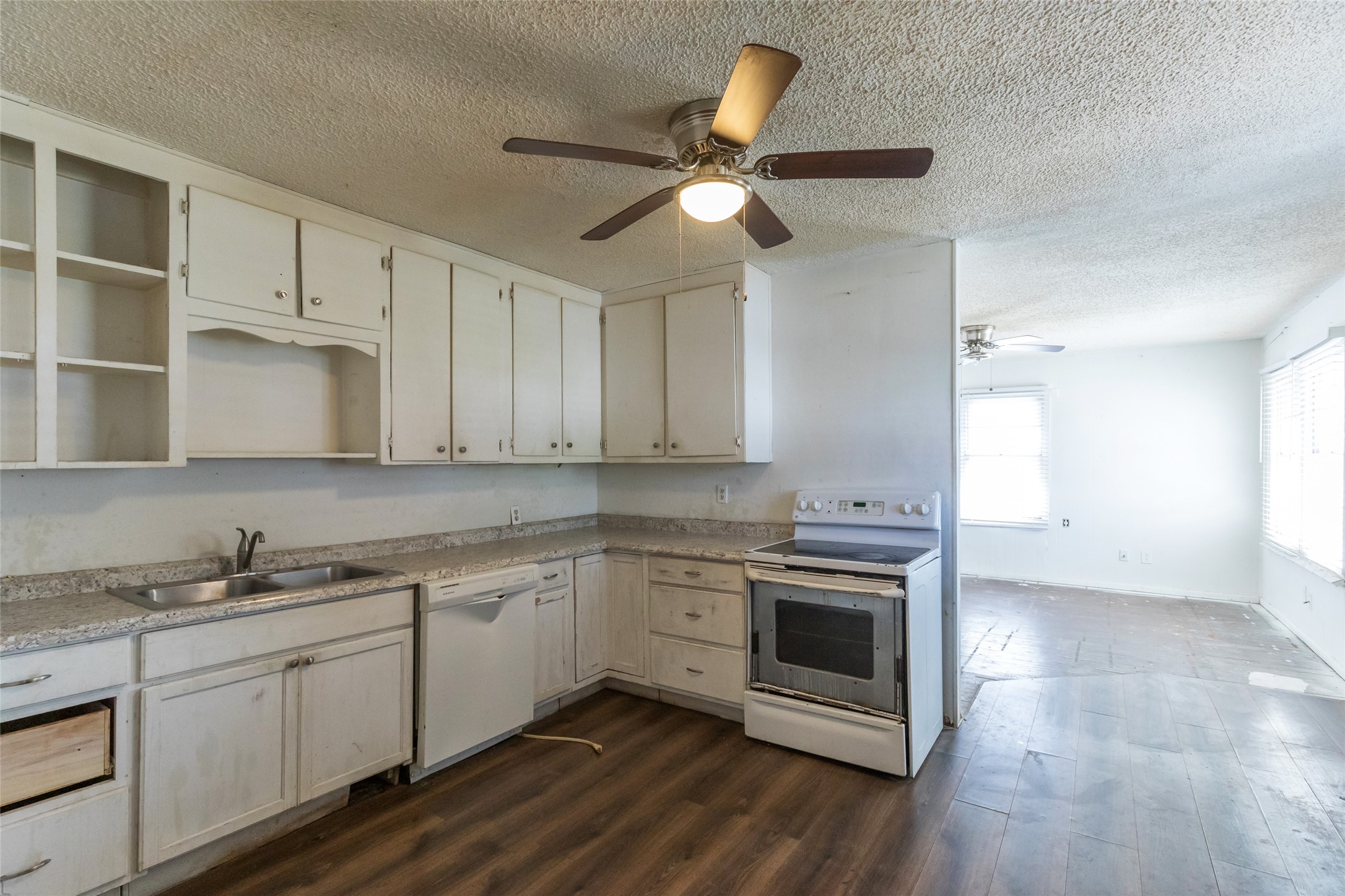 509 Scott Street Tye TX 79563
