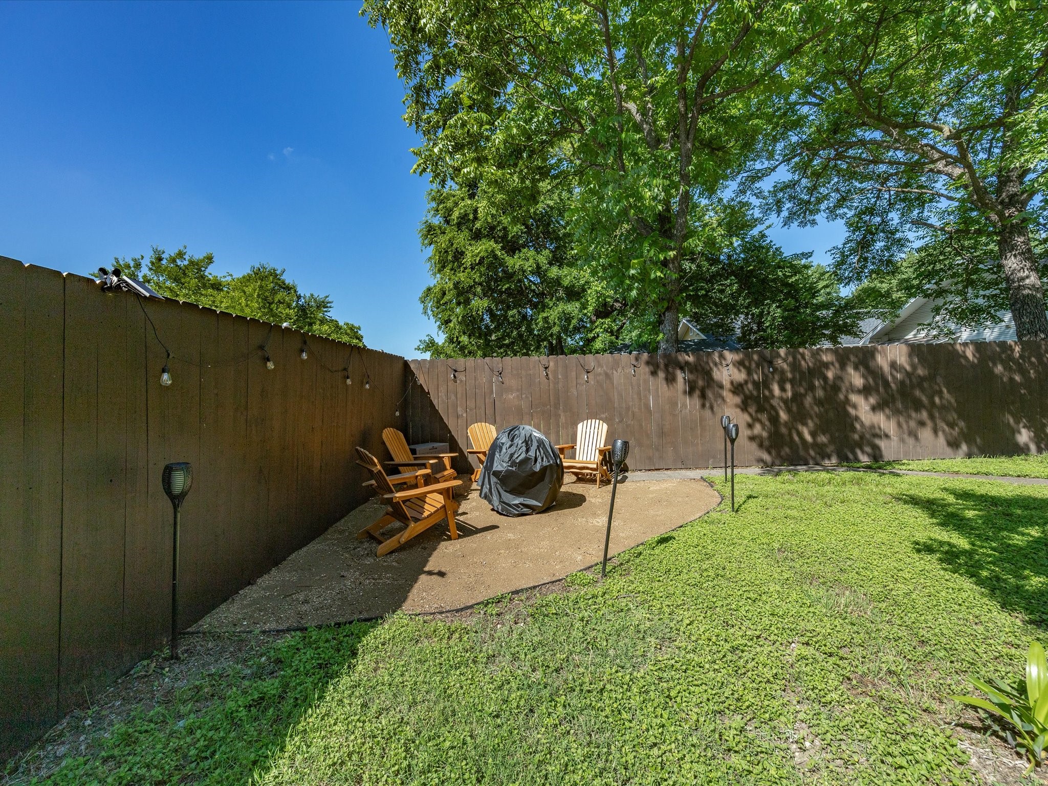 711 W Knox Street Ennis TX 75119
