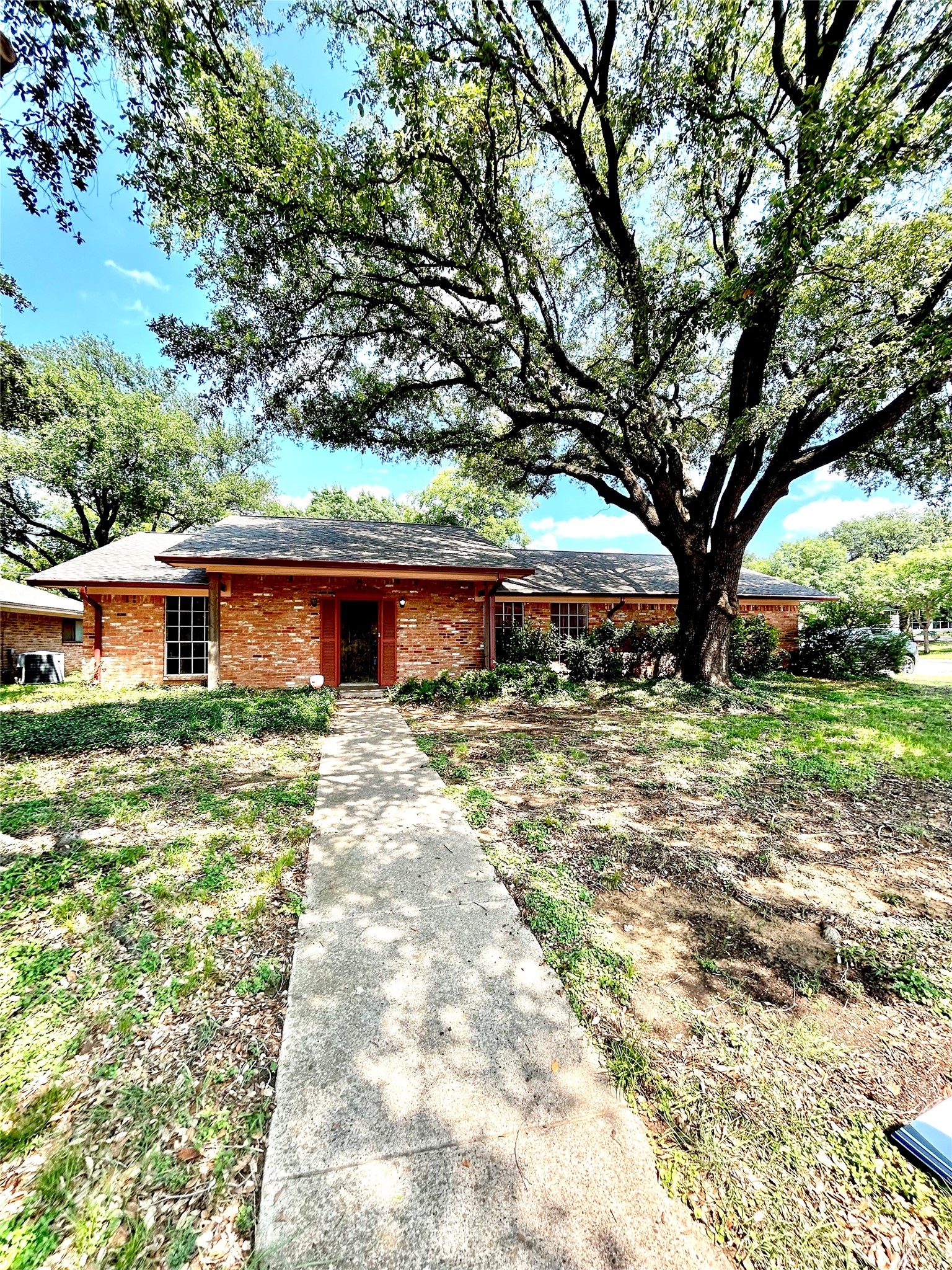 1815 Lakemont Drive Arlington TX 76013