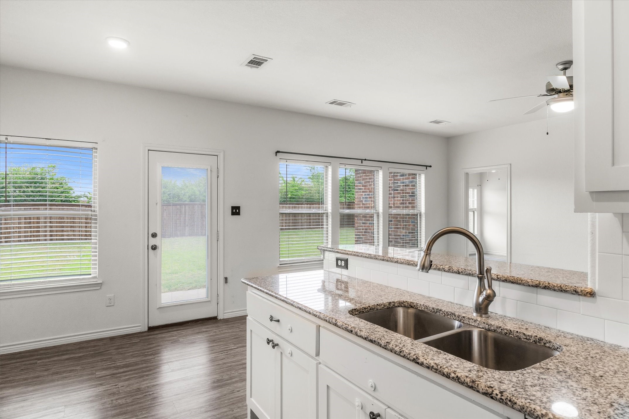 2422 Abigail Lane Mabank TX 75147