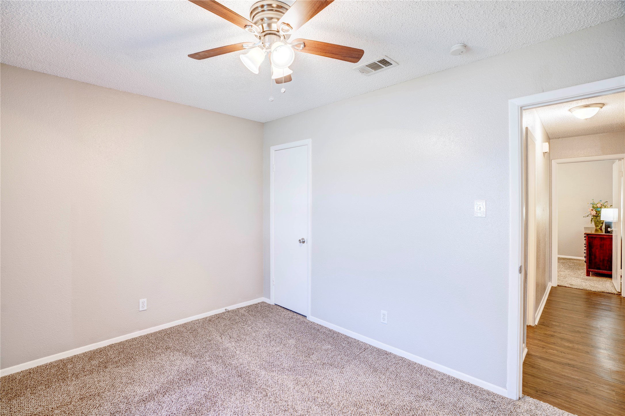 6028 Ridgecrest Drive Watauga TX 76148