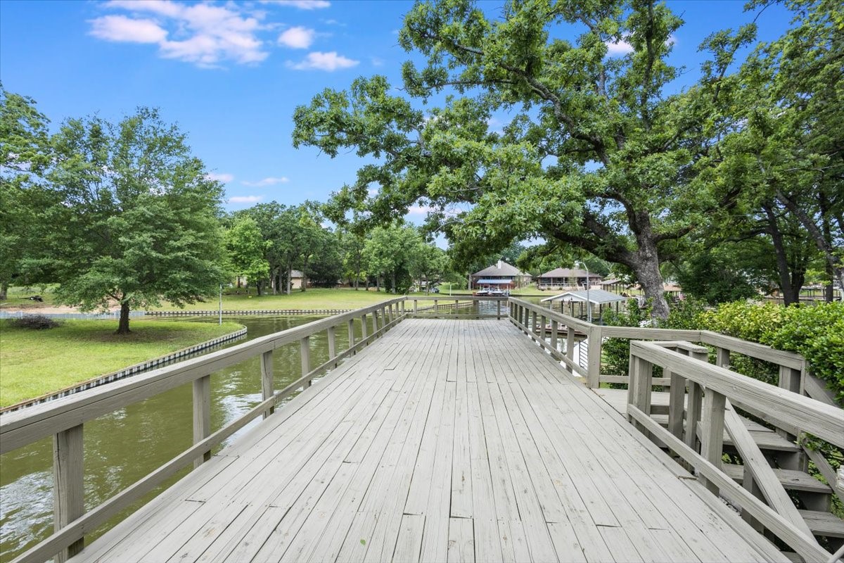 325 Beachside Drive Trinidad TX 75163