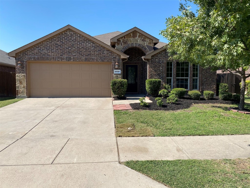 2010 Carriage Road Heartland TX 75126