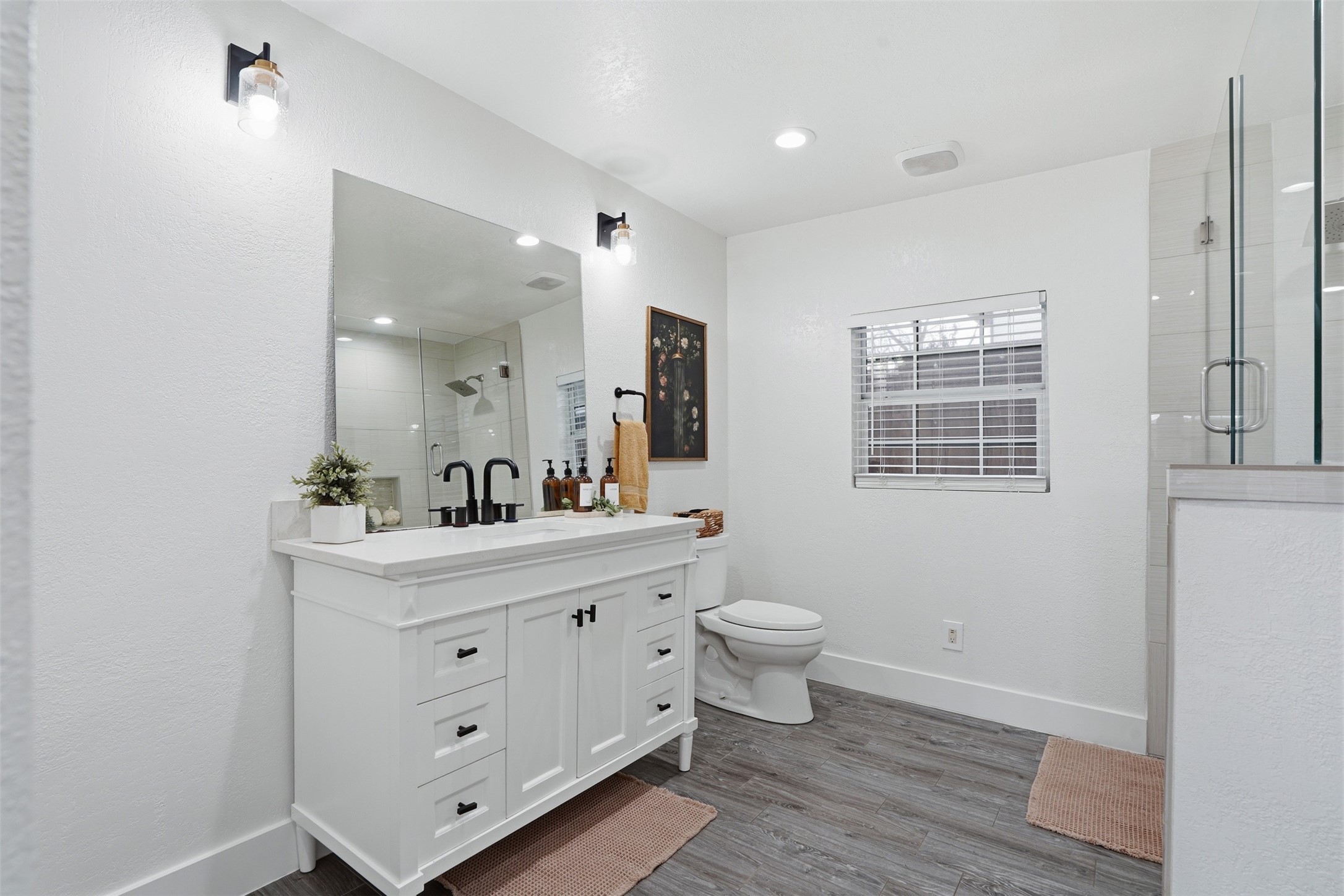 4527 Newmore Avenue Dallas TX 75209