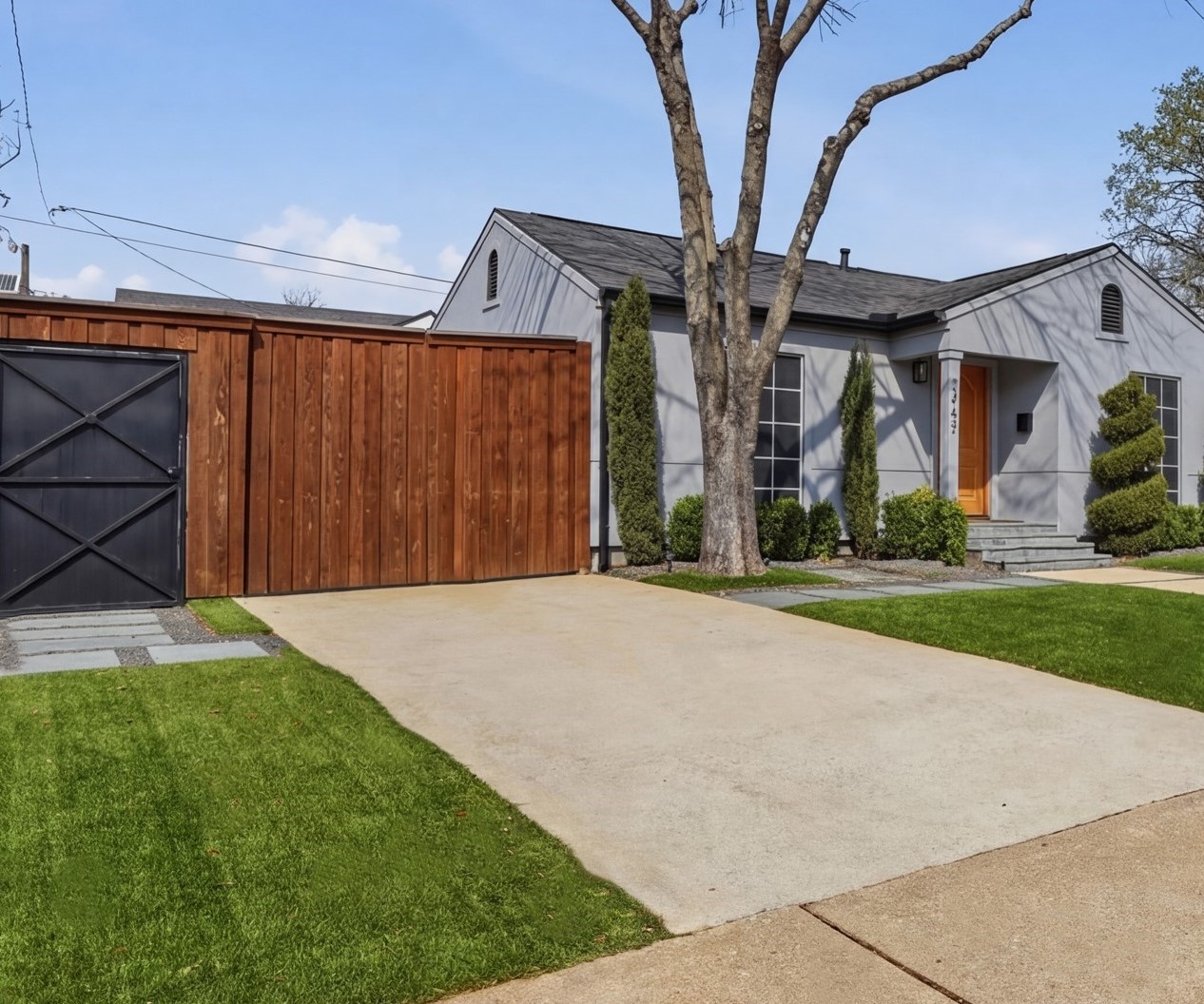 4527 Newmore Avenue Dallas TX 75209