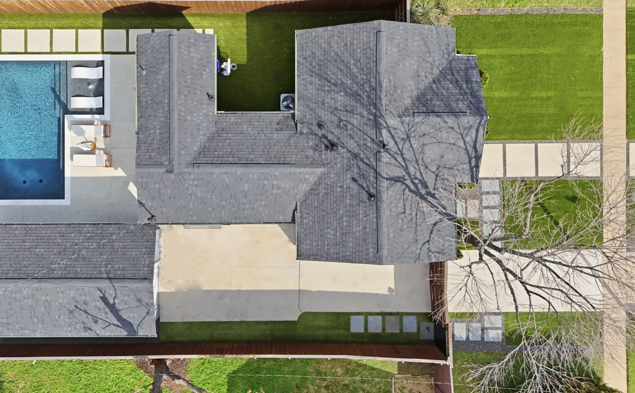 4527 Newmore Avenue Dallas TX 75209