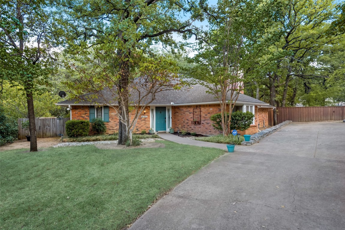 2107 Valleydale Drive Arlington TX 76013