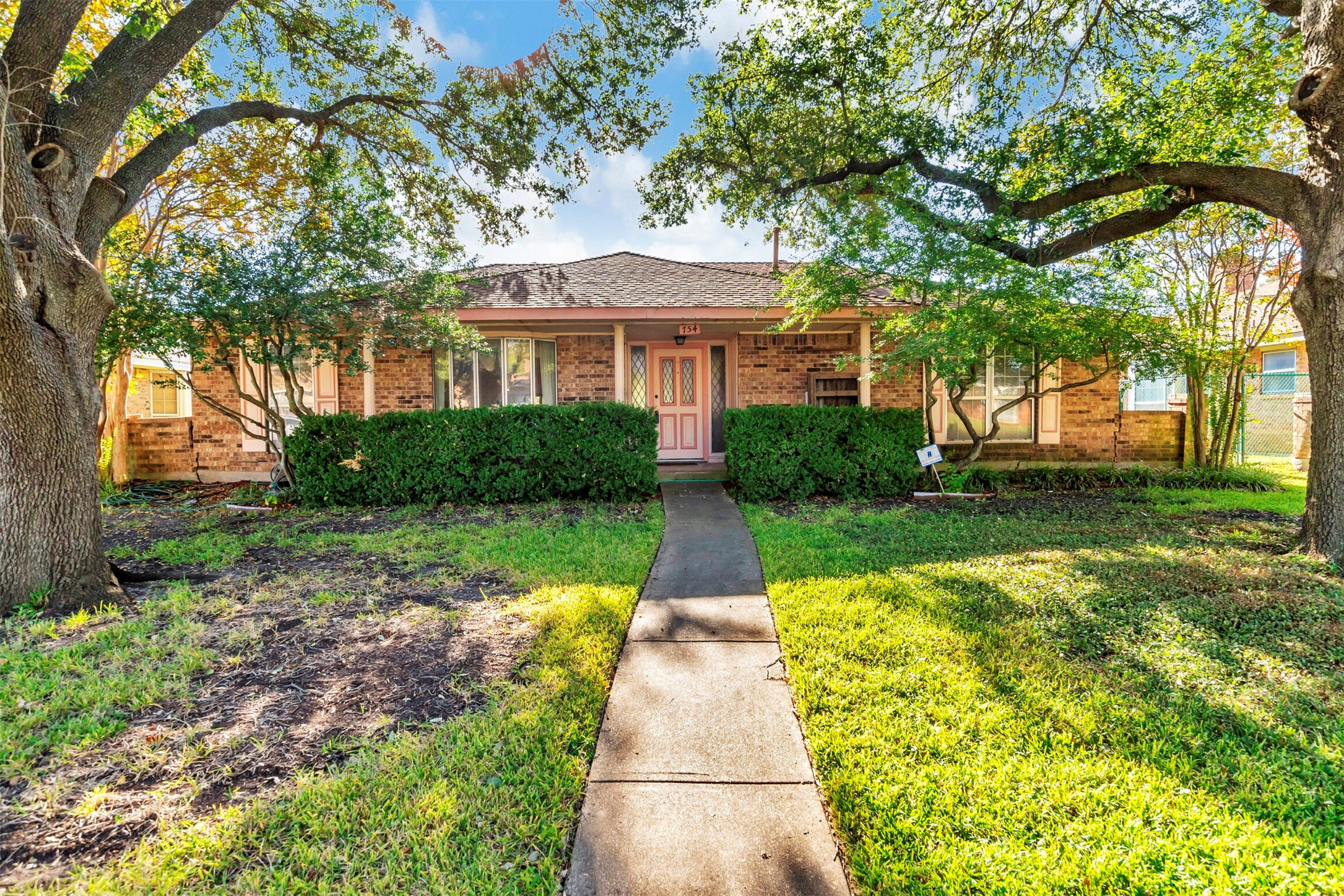 754 Brighton Lane Garland TX 75043