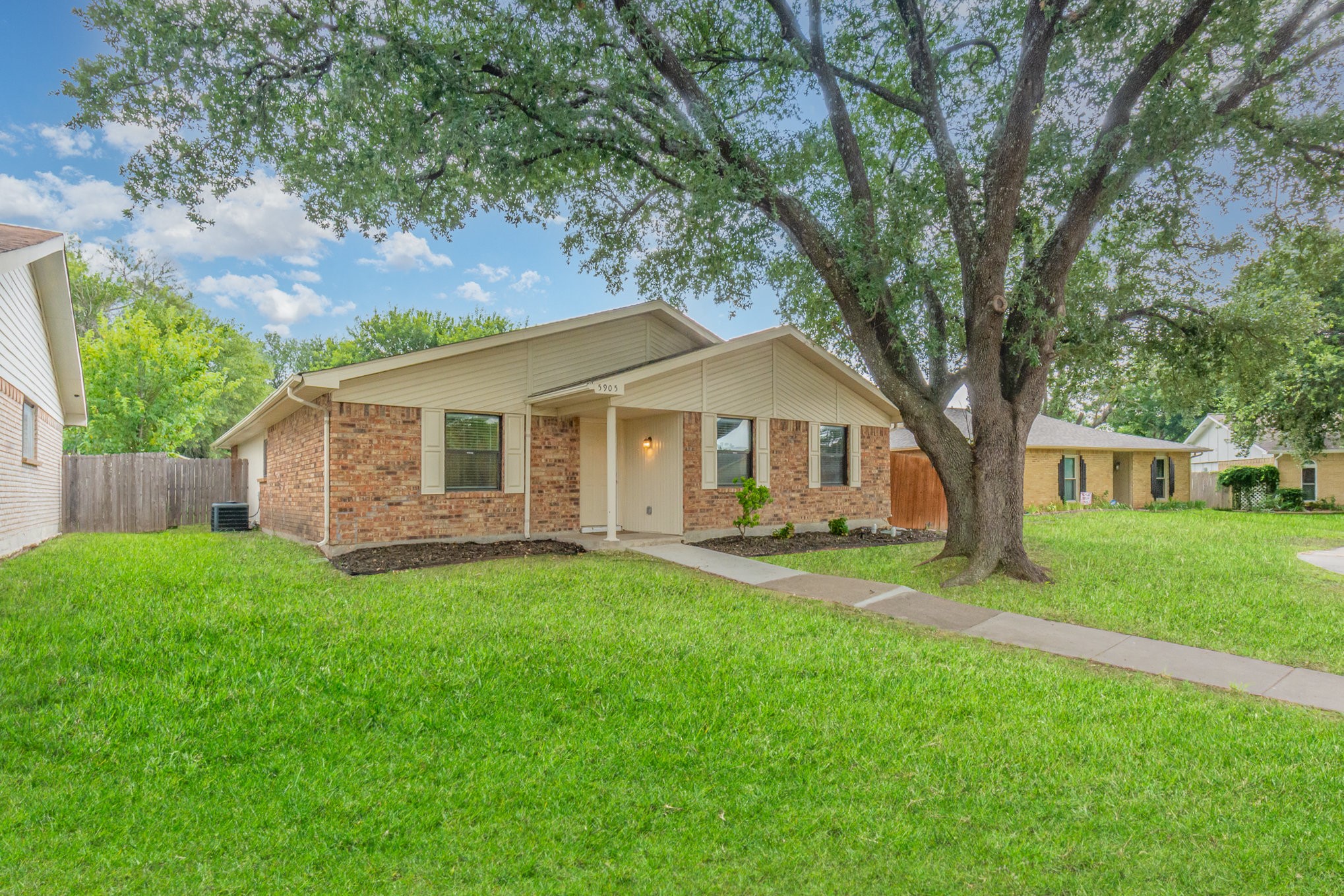 5905 Cedar Lane Rowlett TX 75089