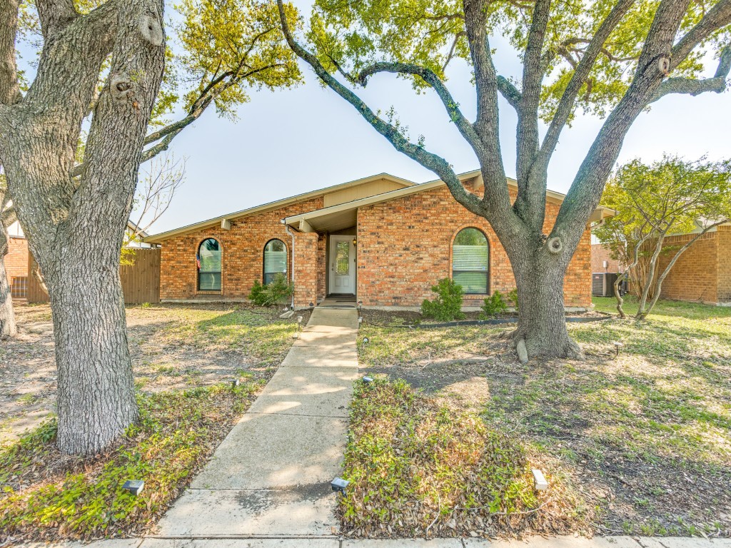 4506 Freeport Drive Garland TX 75043