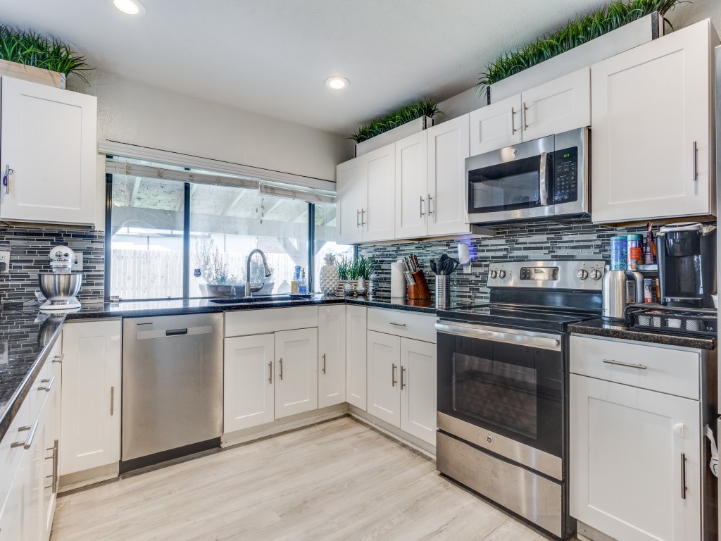 4506 Freeport Drive Garland TX 75043