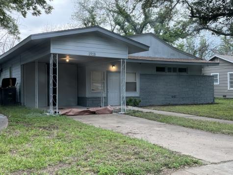 1918 S China Street Brady TX 76825
