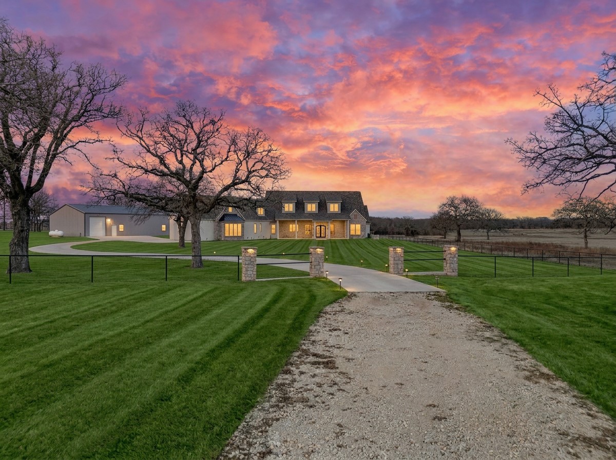623 Lake Valley Road Sunset TX 76270