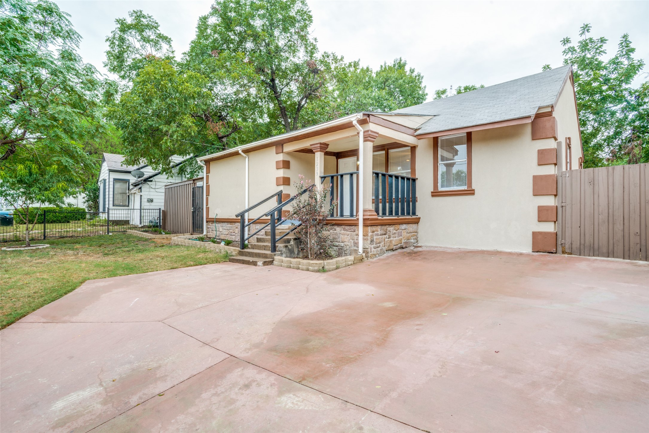 1239 Cedar Haven Avenue Dallas TX 75216