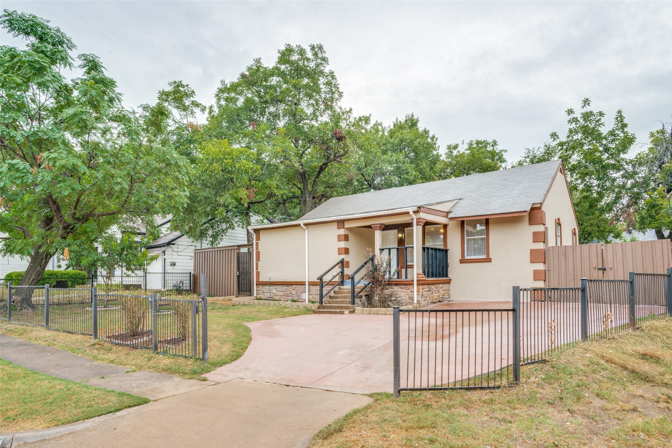 1239 Cedar Haven Avenue Dallas TX 75216