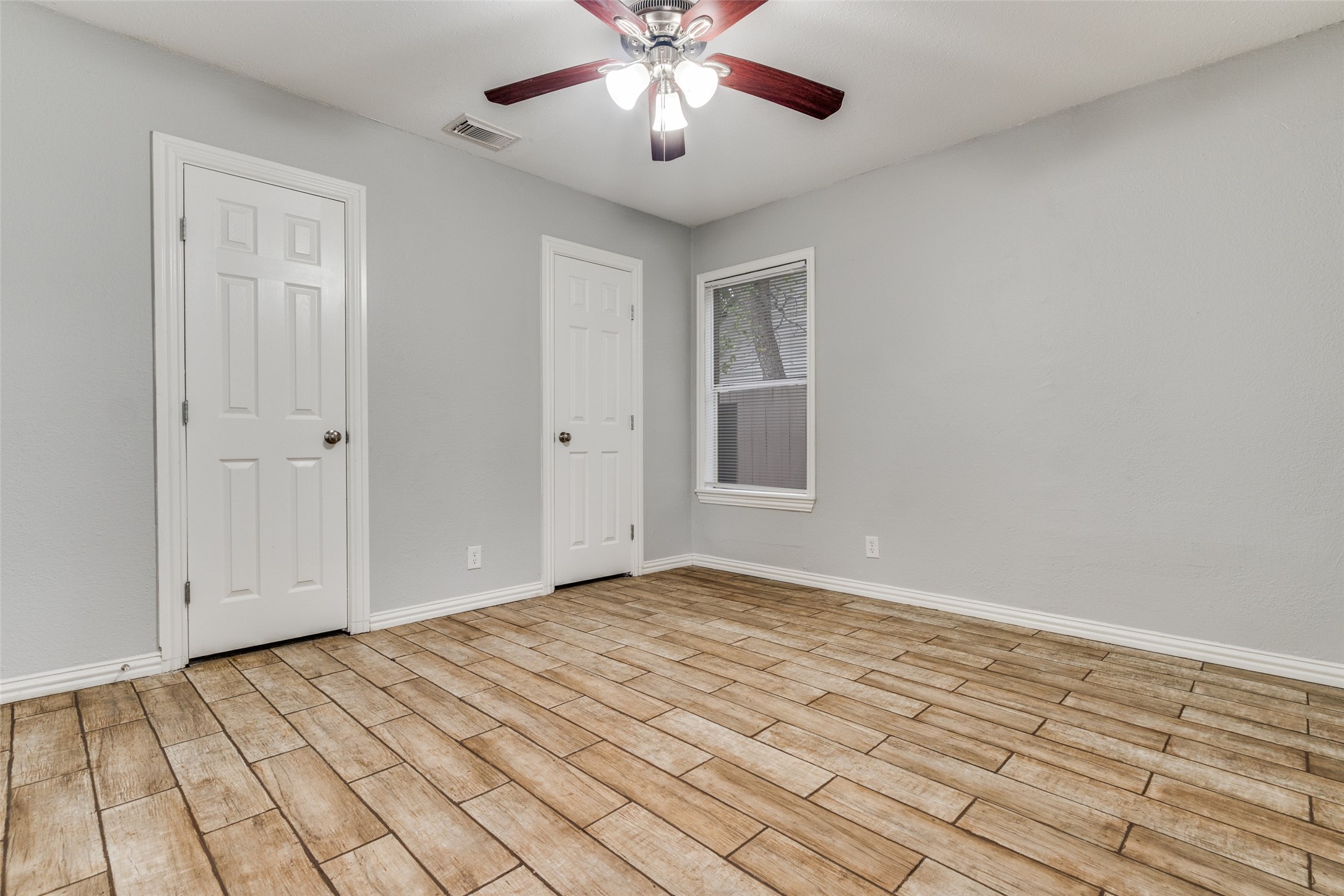 1239 Cedar Haven Avenue Dallas TX 75216
