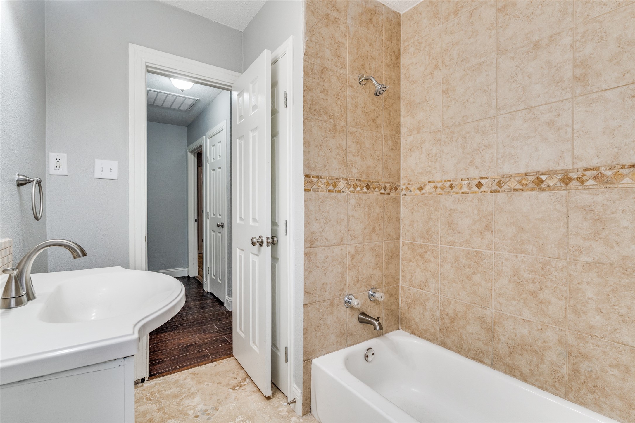1239 Cedar Haven Avenue Dallas TX 75216