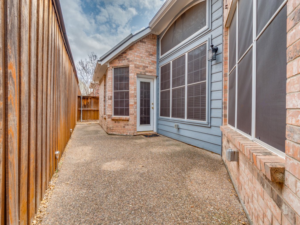 14628 Flanders Court Addison TX 75001