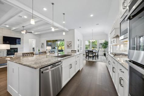 8113 Isle Of Skye The Colony TX 75056