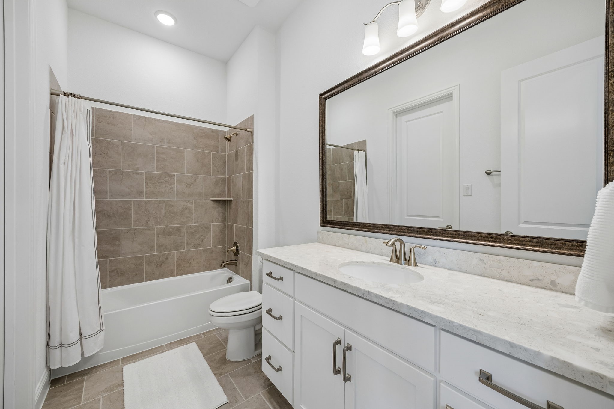 8113 Isle Of Skye The Colony TX 75056