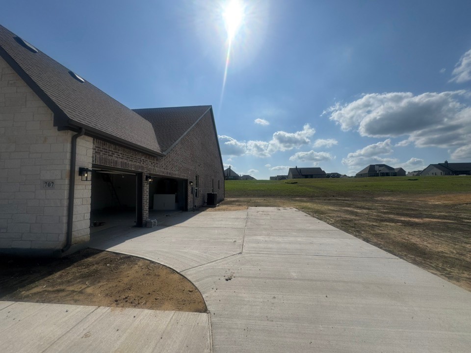 707 Water Side Drive Van Alstyne TX 75495