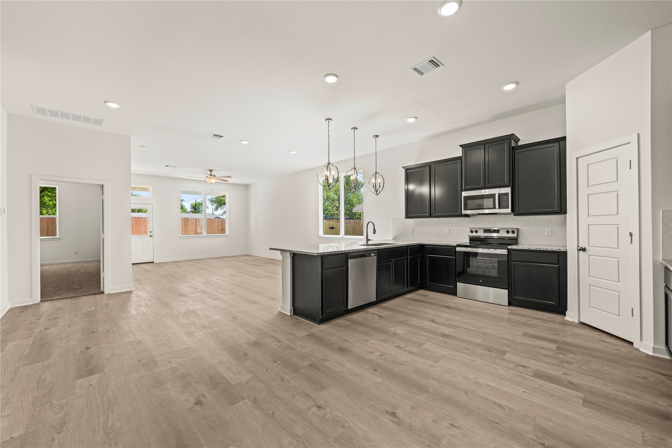 109 Adaline Bend Mcgregor TX 76657